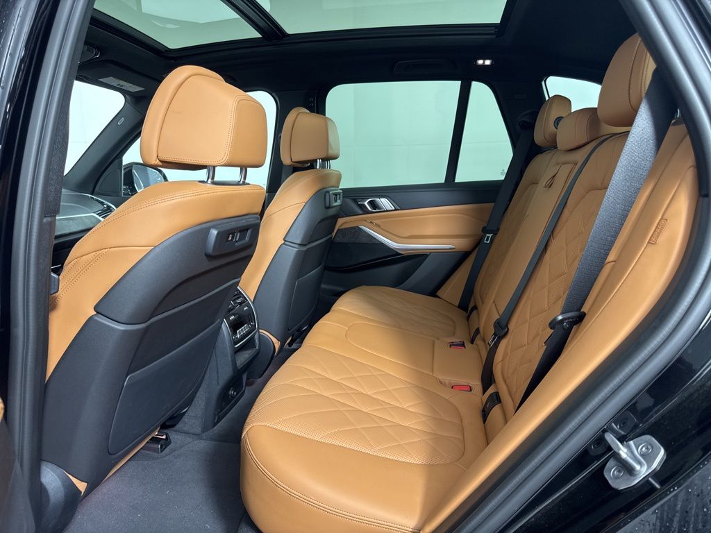 Thumbnail: 2023 BMW X5 - 10