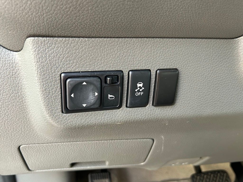 Thumbnail: 2020 Nissan NV - 16