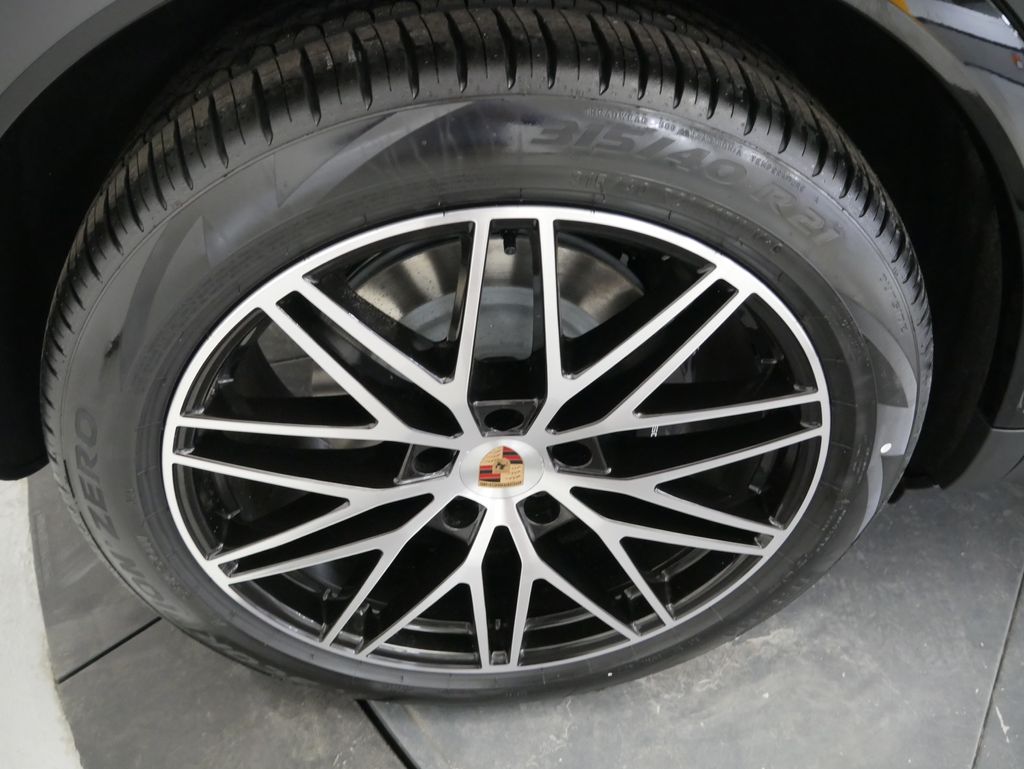 Thumbnail: 2026 Porsche Cayenne - 15