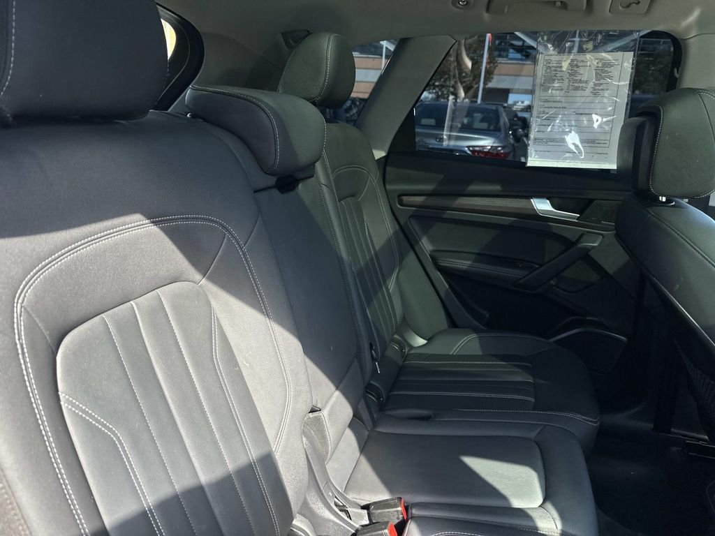 Thumbnail: 2021 Audi Q5 - 26