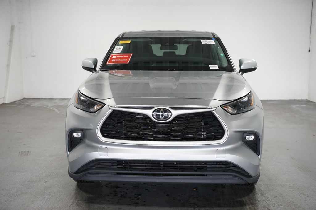 Thumbnail: 2023 Toyota Highlander - 2