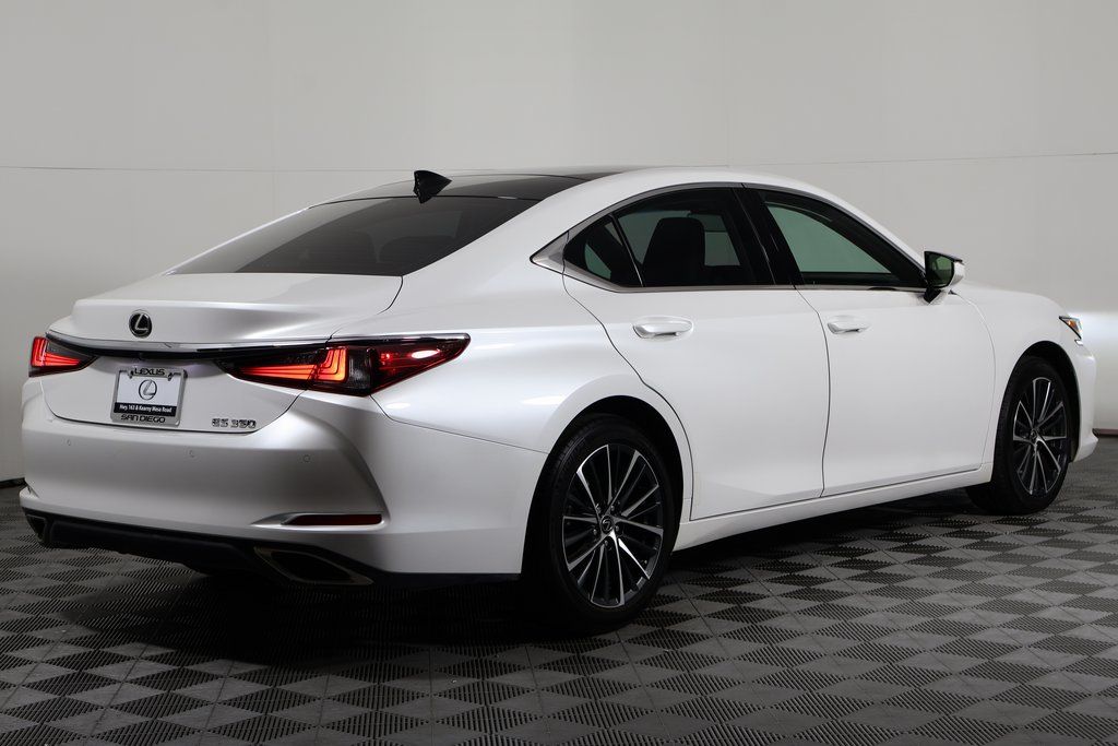 Thumbnail: 2024 Lexus ES - 4