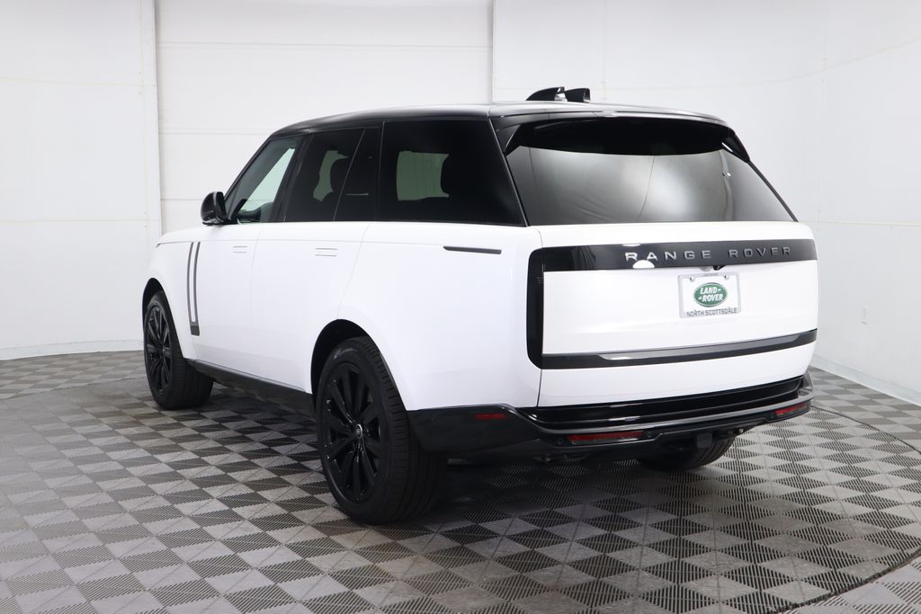 2025 Land Rover Range Rover SE 7