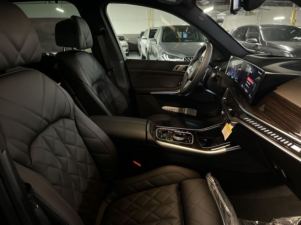 Thumbnail: 2026 BMW X5 - 25