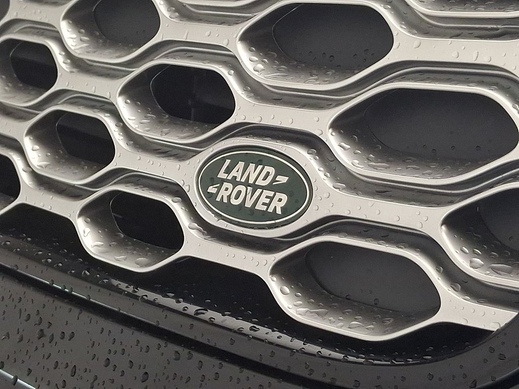 Thumbnail: 2026 Land Rover Discovery - 22