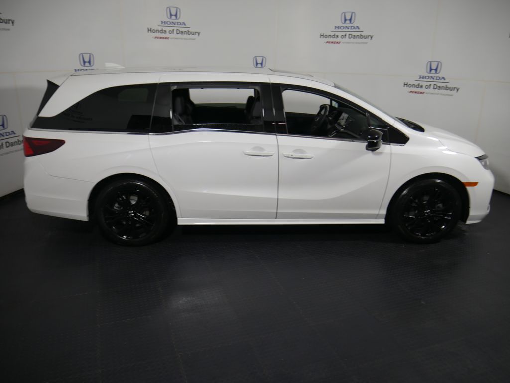 Thumbnail: 2026 Honda Odyssey - 3
