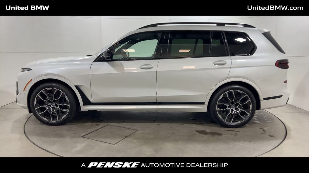 2025 BMW X7 M60i 5