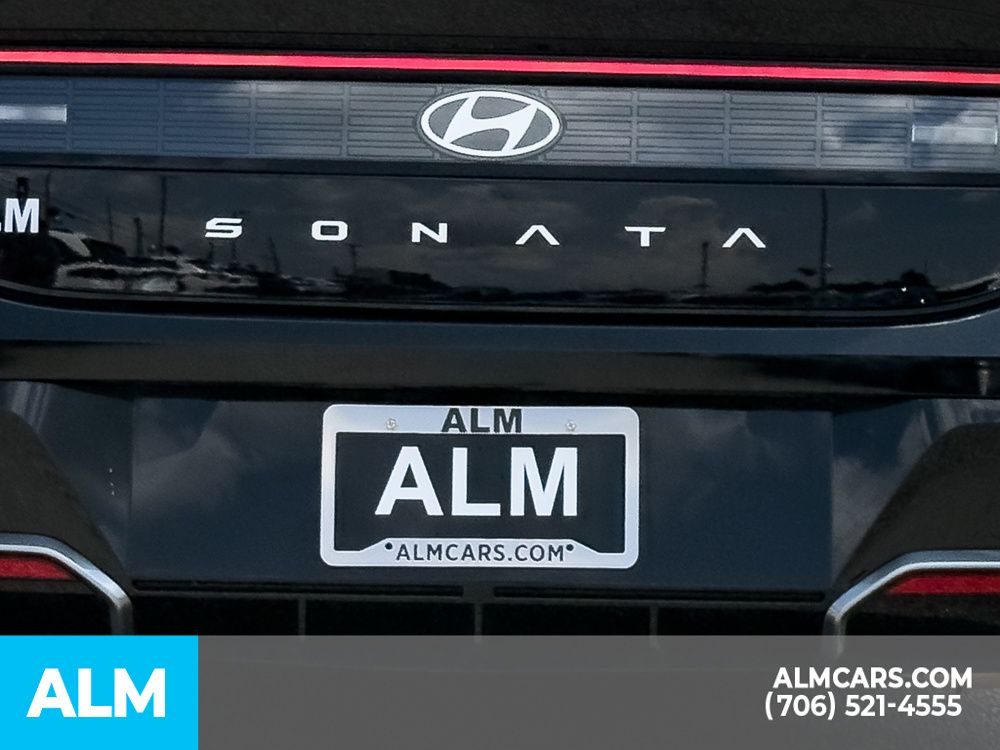 Used 2024 Black Hyundai SEL image 6
