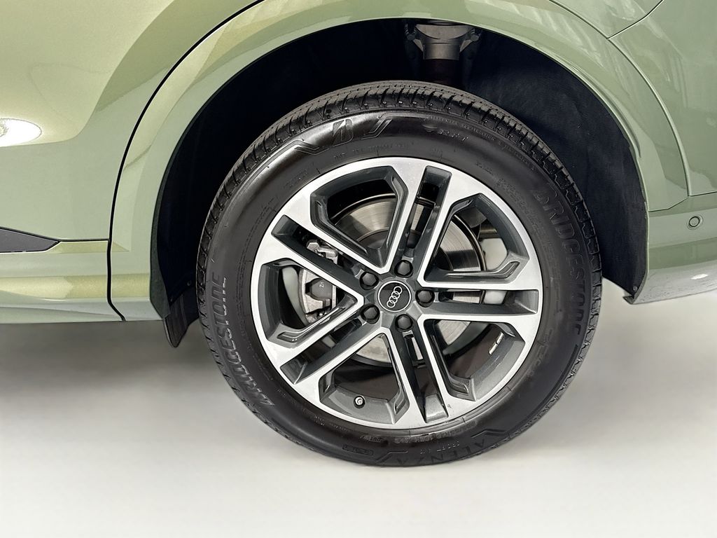 Thumbnail: 2025 Audi Q5 - 32