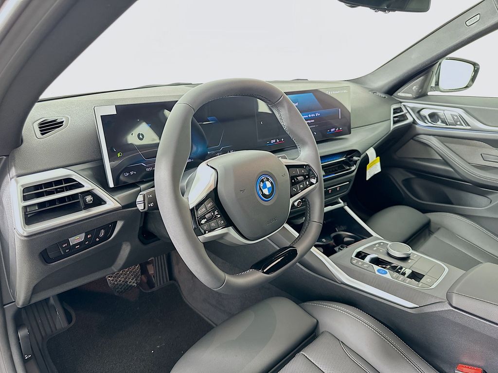 Thumbnail: 2026 BMW i4 - 9