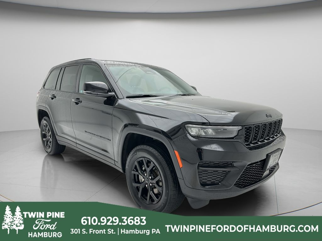 Diamond Black Crystal Pearlcoat 2025 Jeep Grand Cherokee SUV / Crossover Four-Wheel Drive Automatic
