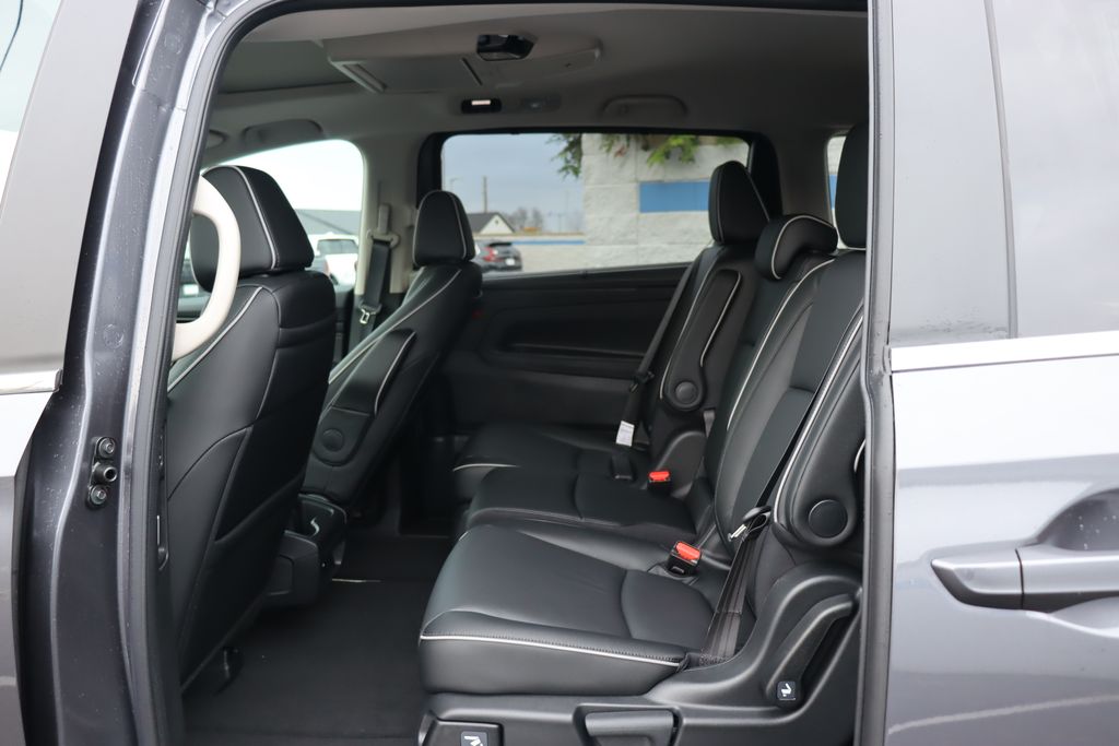 2025 Honda Odyssey Touring 11