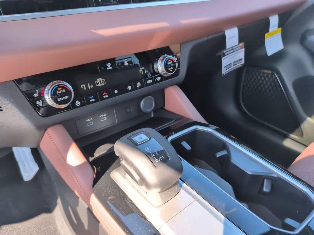 New 2026 Gray Mitsubishi SEL image 25