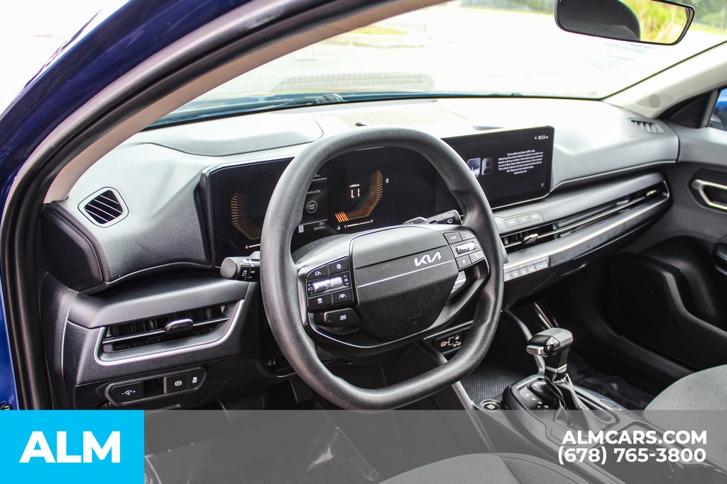 Used 2025 Blue Kia LXS image 19