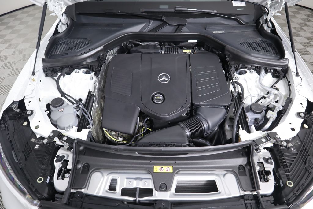2025 Mercedes-Benz GLC 300 31