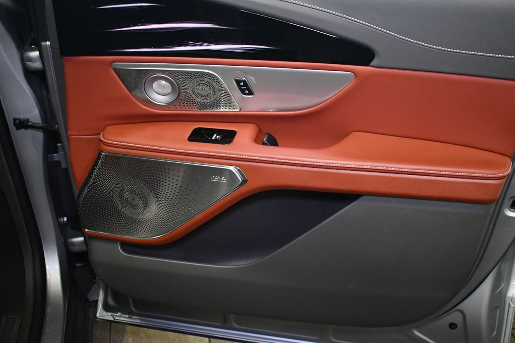 Thumbnail: 2024 Lincoln Nautilus - 32
