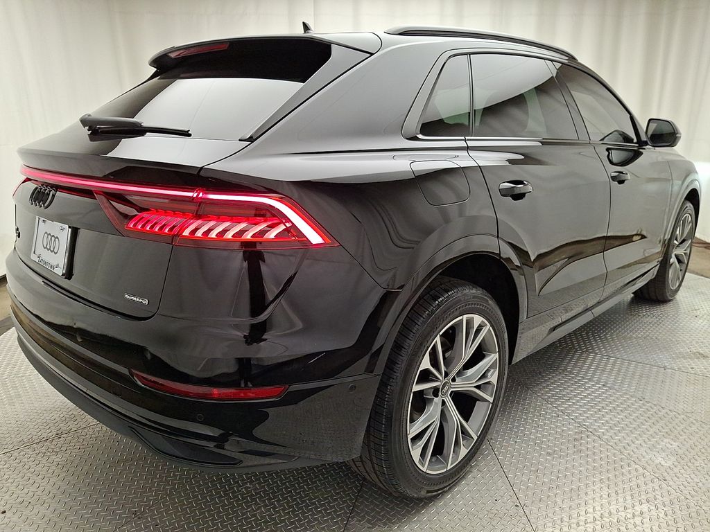 Thumbnail: 2021 Audi Q8 - 4