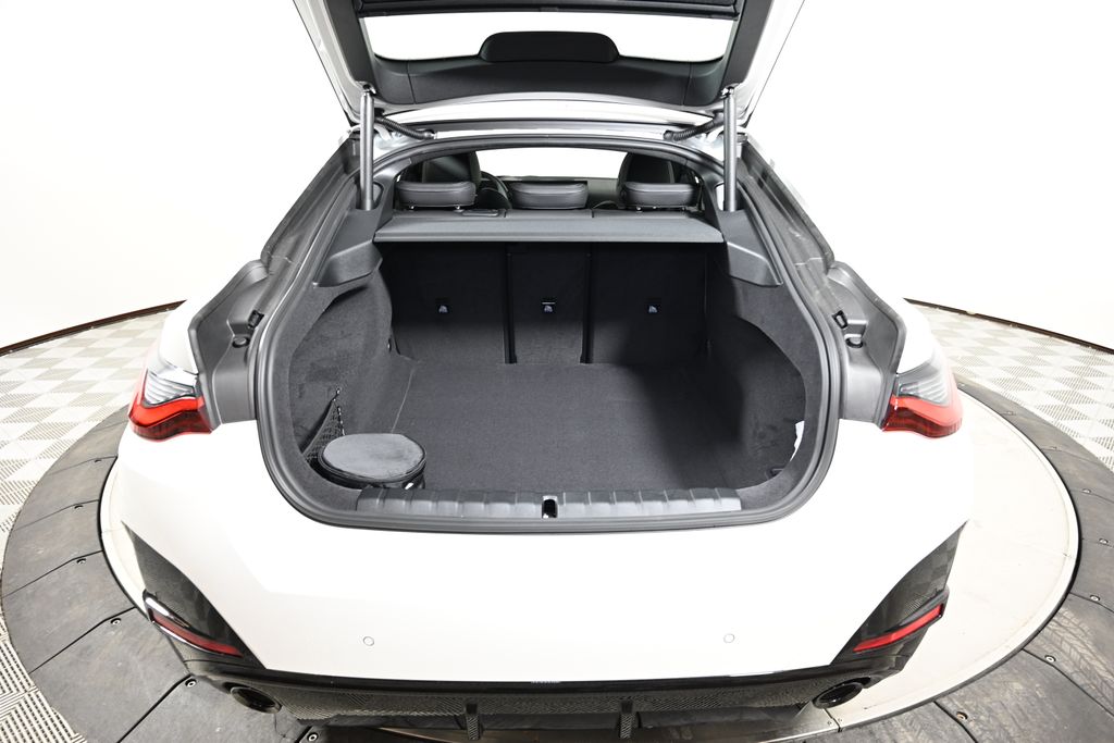 Thumbnail: 2026 BMW 4 Series - 10