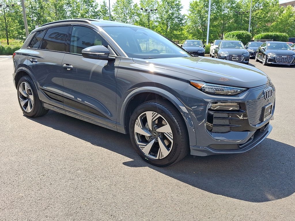Thumbnail: 2025 Audi Q6 e-tron - 3