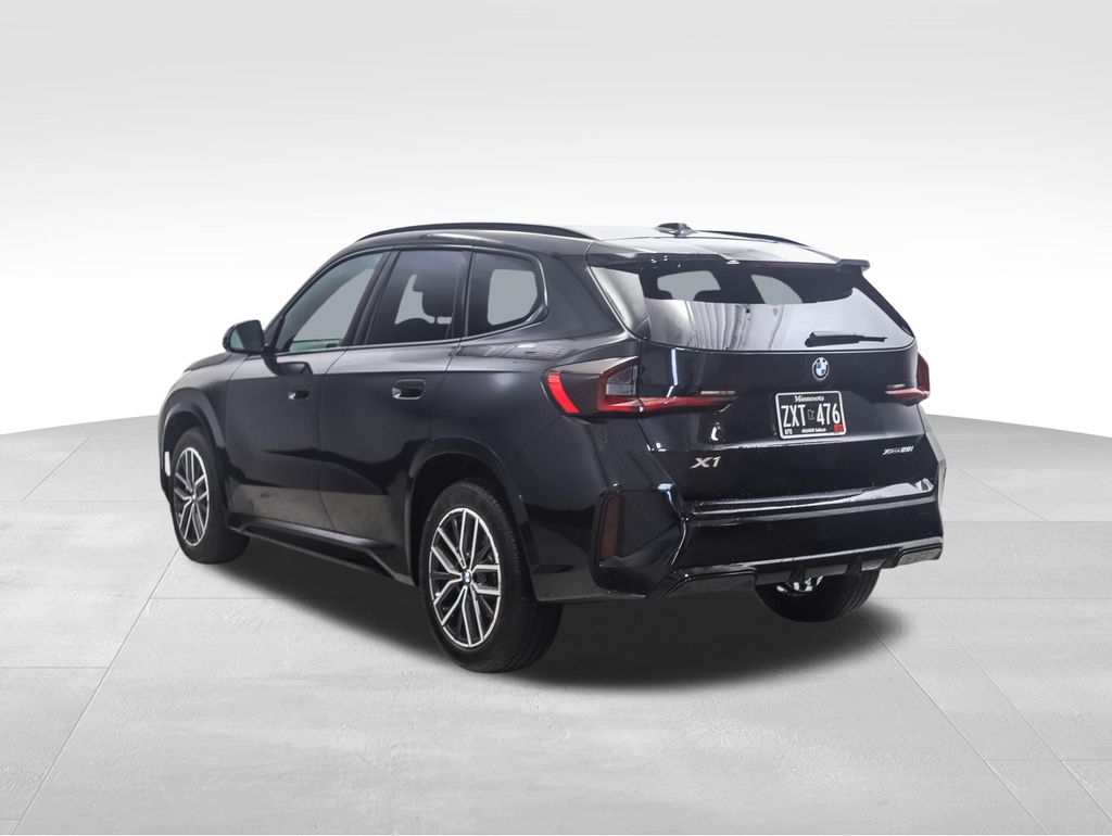 Thumbnail: 2023 BMW X1 - 3