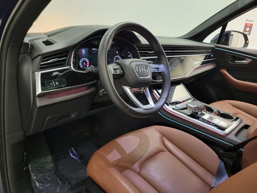 Thumbnail: 2021 Audi Q7 - 31