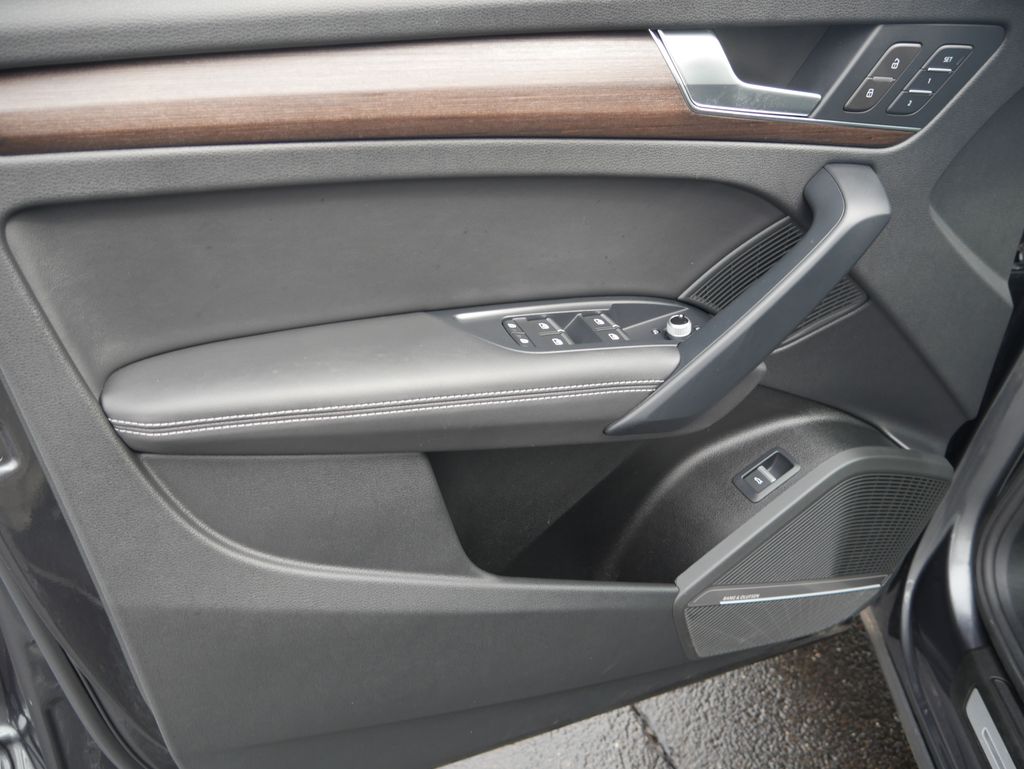 Thumbnail: 2023 Audi Q5 - 16