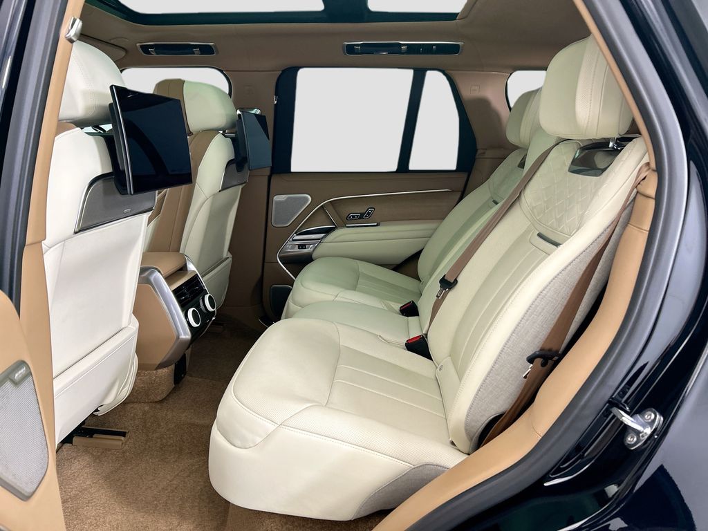 Thumbnail: 2023 Land Rover Range Rover - 20