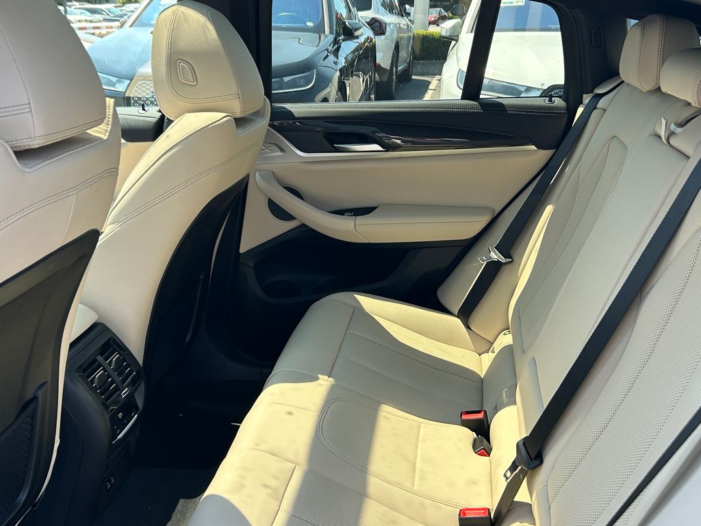 Thumbnail: 2025 BMW X4 - 29