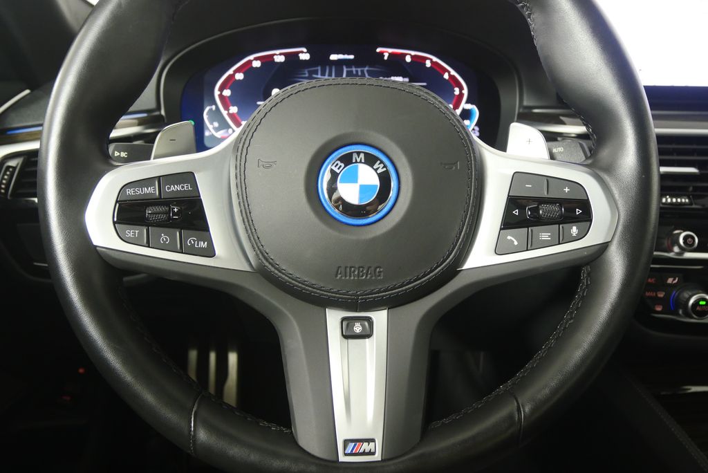 Thumbnail: 2023 BMW 5 Series - 21