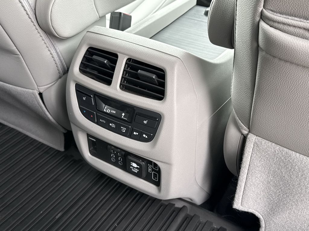 Thumbnail: 2019 Honda Pilot - 18