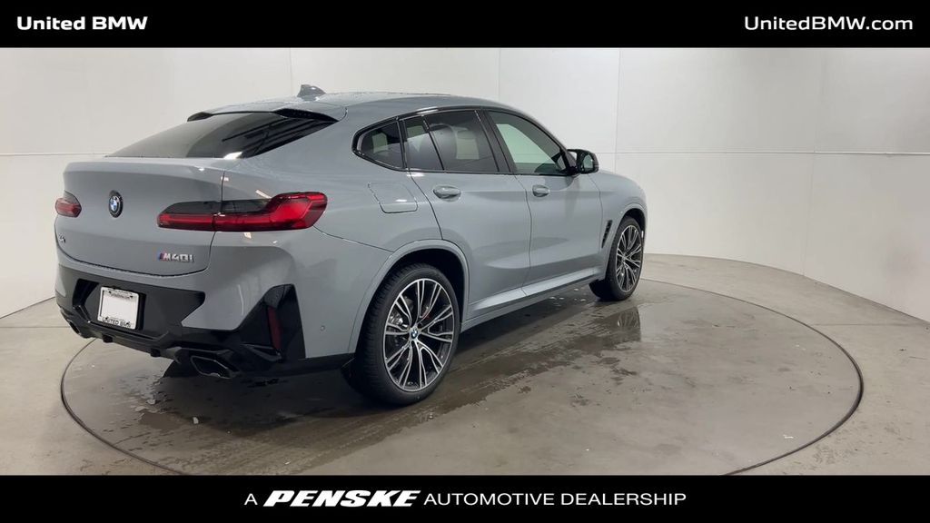 2025 BMW X4 M40i 8