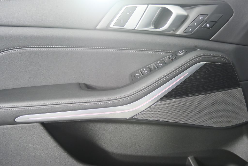 Thumbnail: 2025 BMW X5 - 8