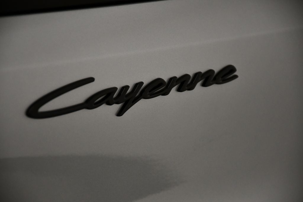 Thumbnail: 2026 Porsche Cayenne - 11