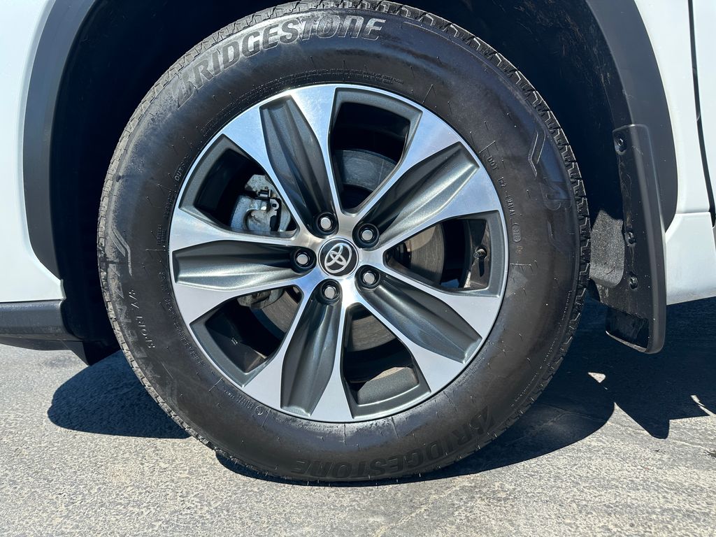 2026 Toyota Highlander Hybrid XLE