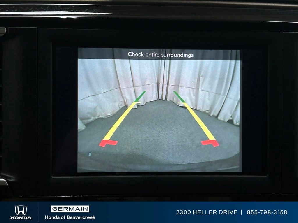Used 2018 Gray Chrysler Touring L image 23