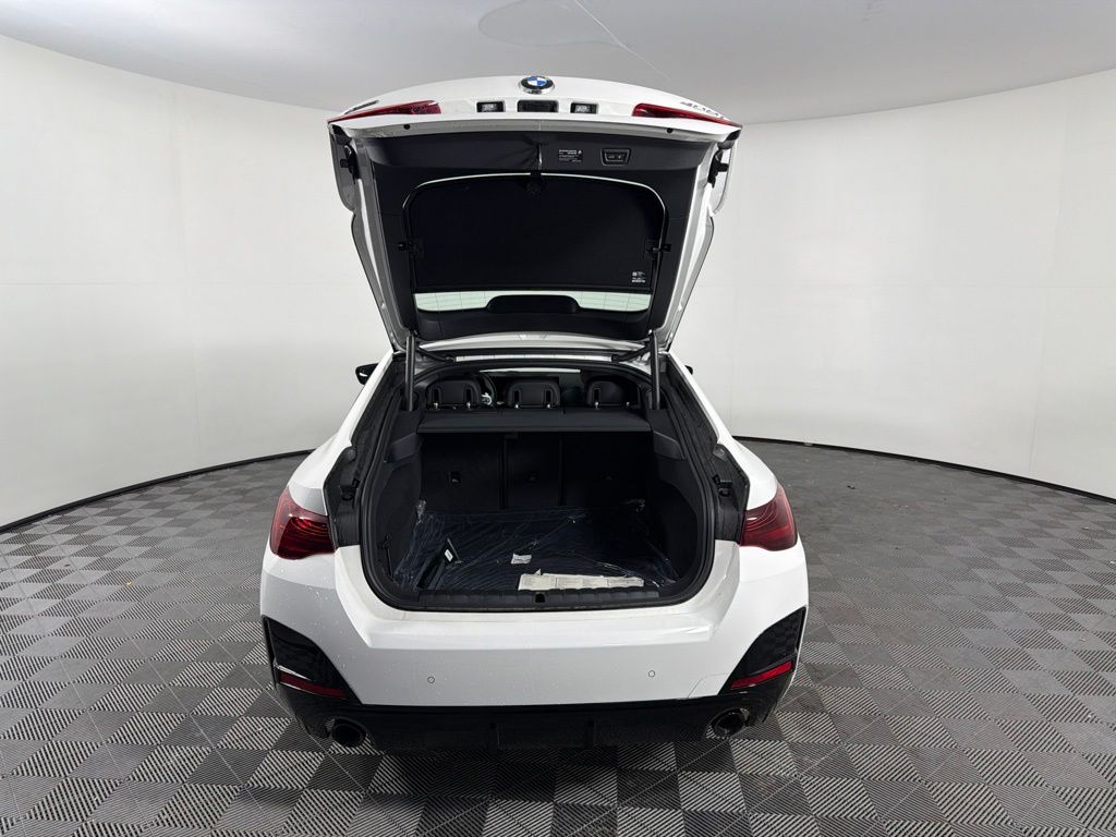 Thumbnail: 2026 BMW 4 Series - 14
