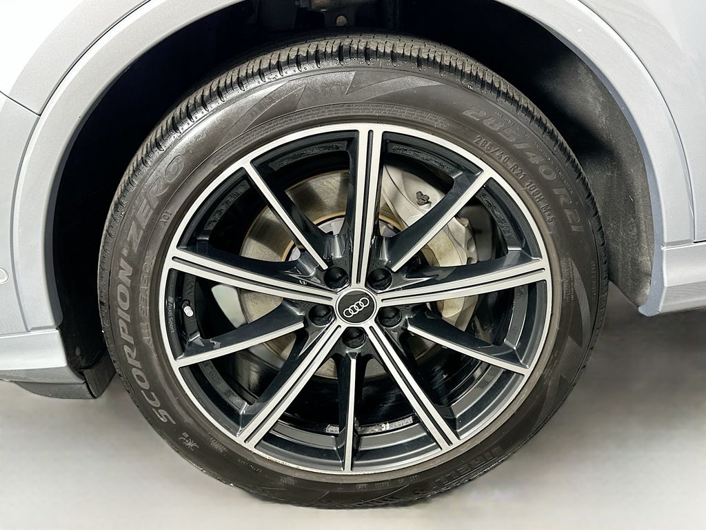 Thumbnail: 2021 Audi Q7 - 32