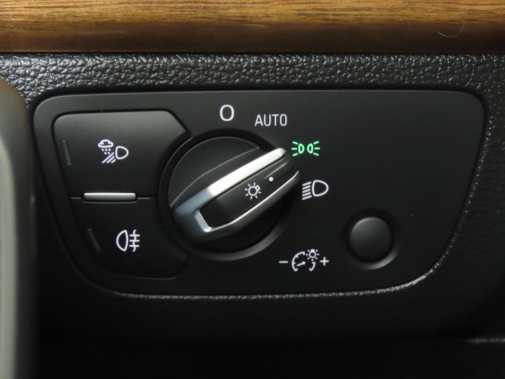 Thumbnail: 2022 Audi Q5 - 18