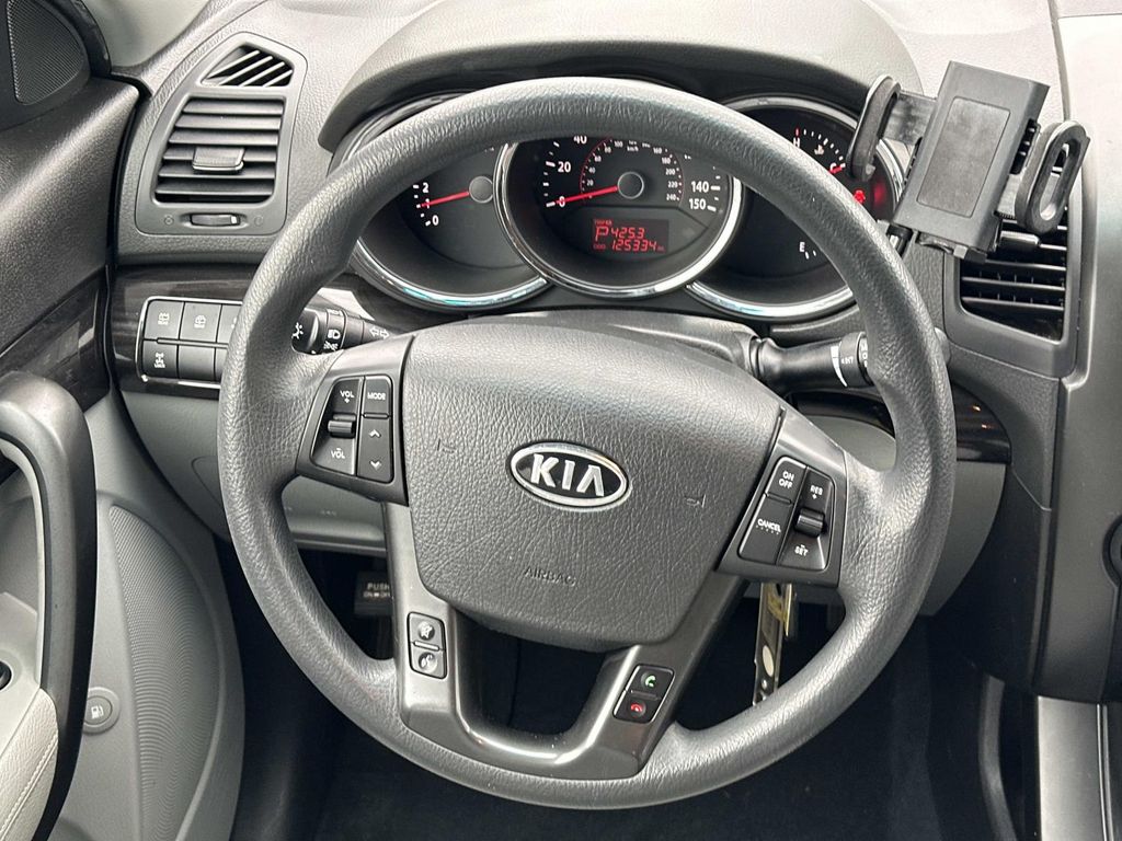 Thumbnail: 2011 Kia Sorento - 30