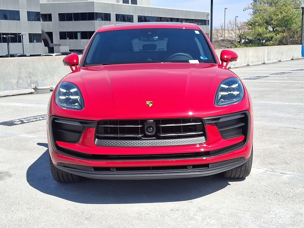 Thumbnail: 2026 Porsche Macan - 6