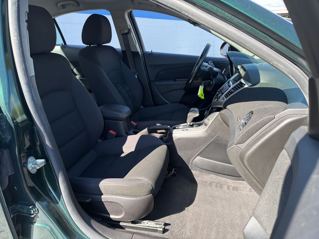 Thumbnail: 2014 Chevrolet Cruze - 24