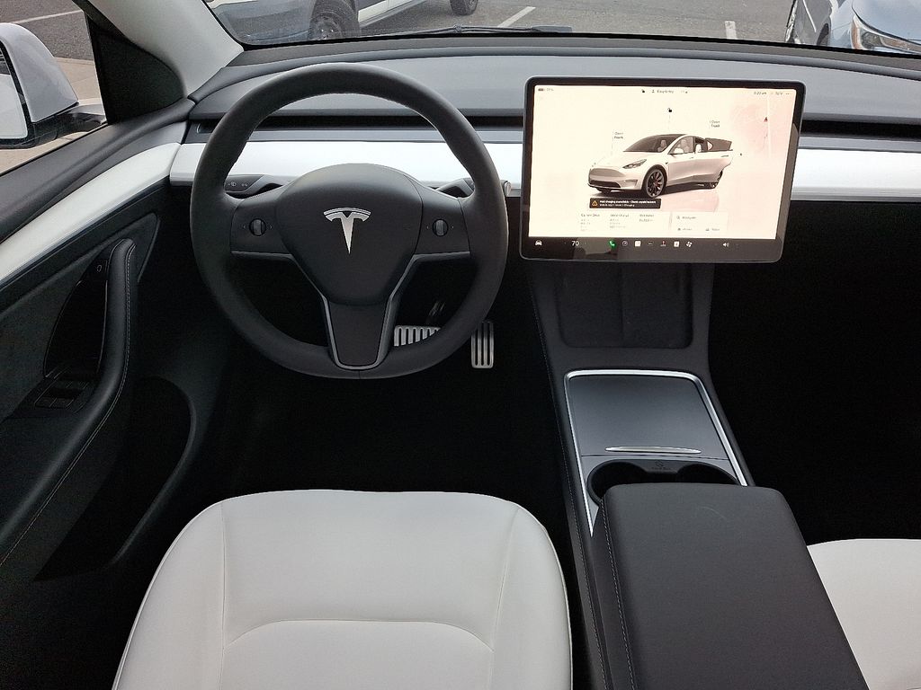 Thumbnail: 2023 Tesla Model Y - 12