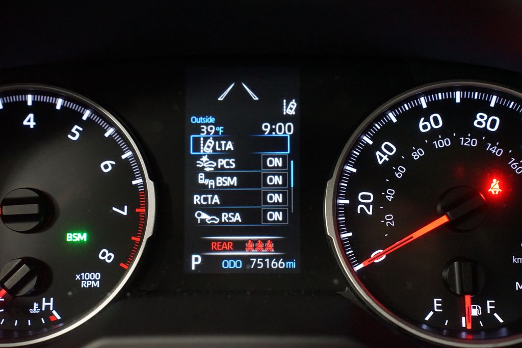 Thumbnail: 2021 Toyota RAV4 - 16