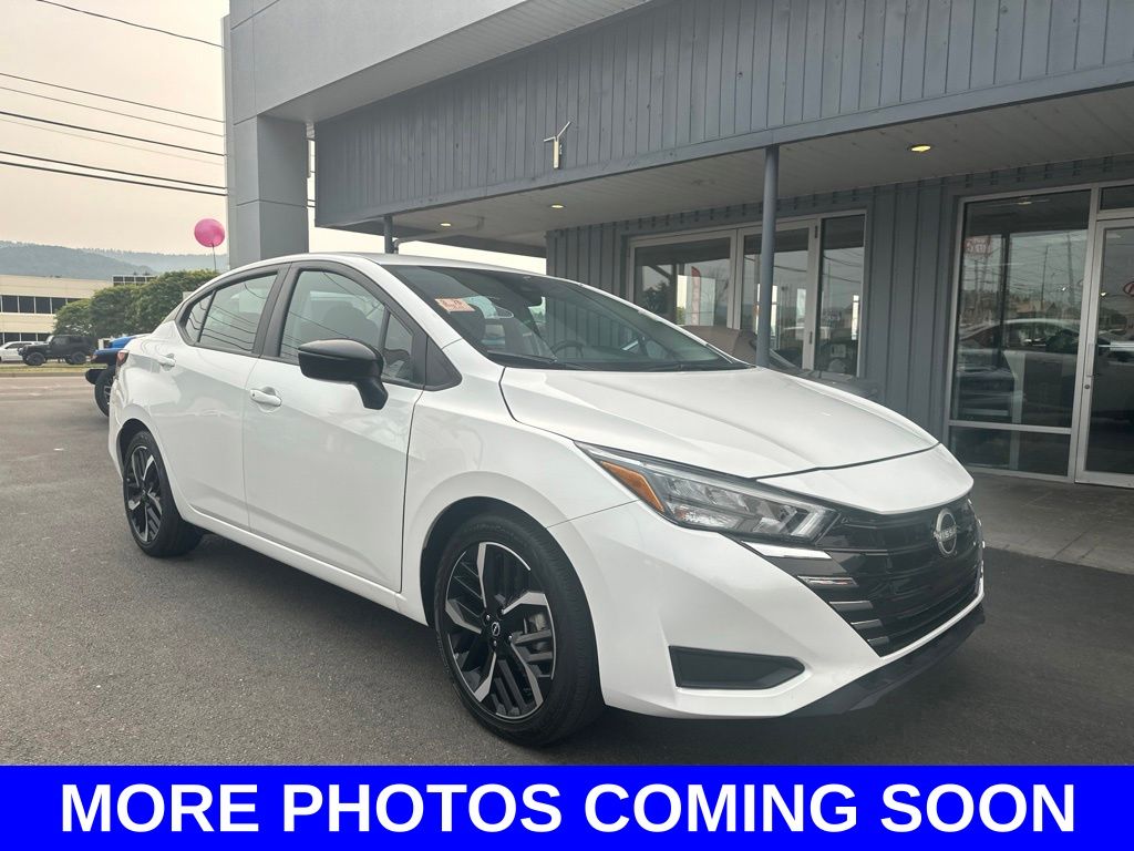 Aspen White Tricoat 2025 Nissan Versa Sedan Front-Wheel Drive Continuously Variable Transmission