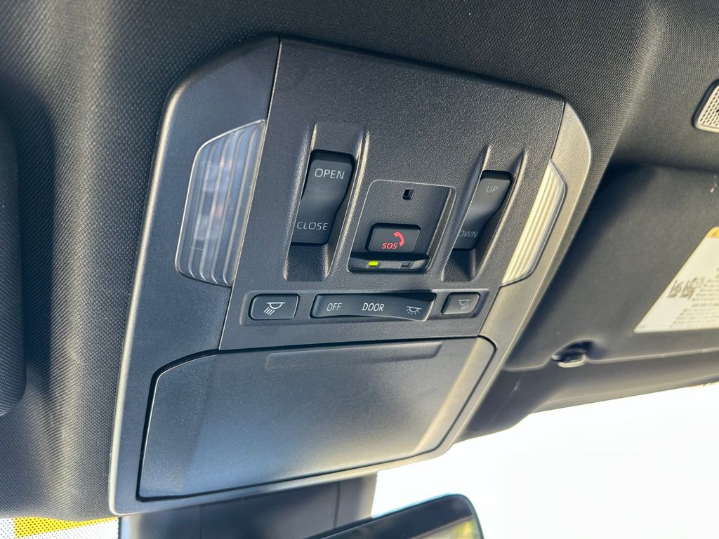 Thumbnail: 2025 Toyota Highlander - 30