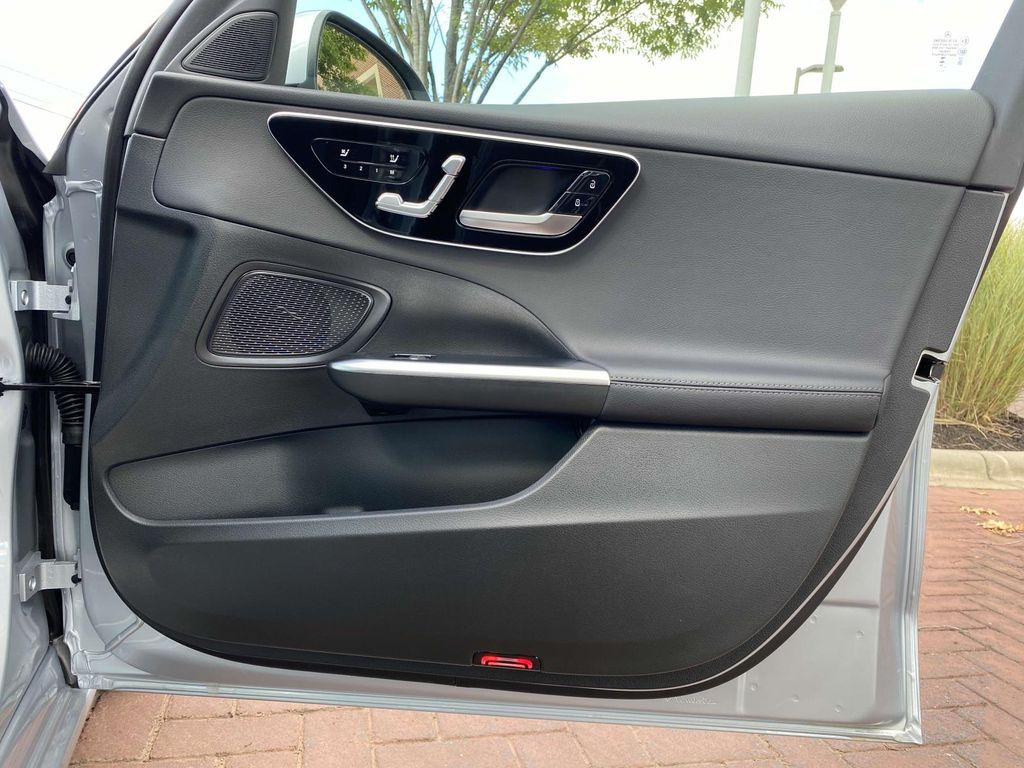 Thumbnail: 2024 Mercedes-Benz C-Class - 9