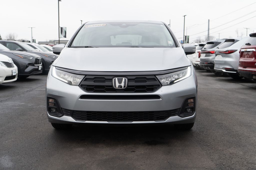 View vehicle photo 2