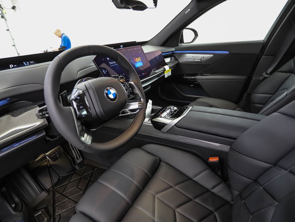 Thumbnail: 2027 BMW 7 Series - 10