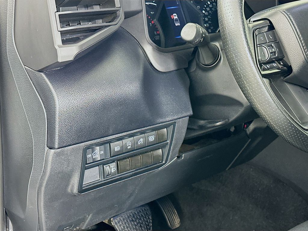 Thumbnail: 2024 Toyota Tundra - 10