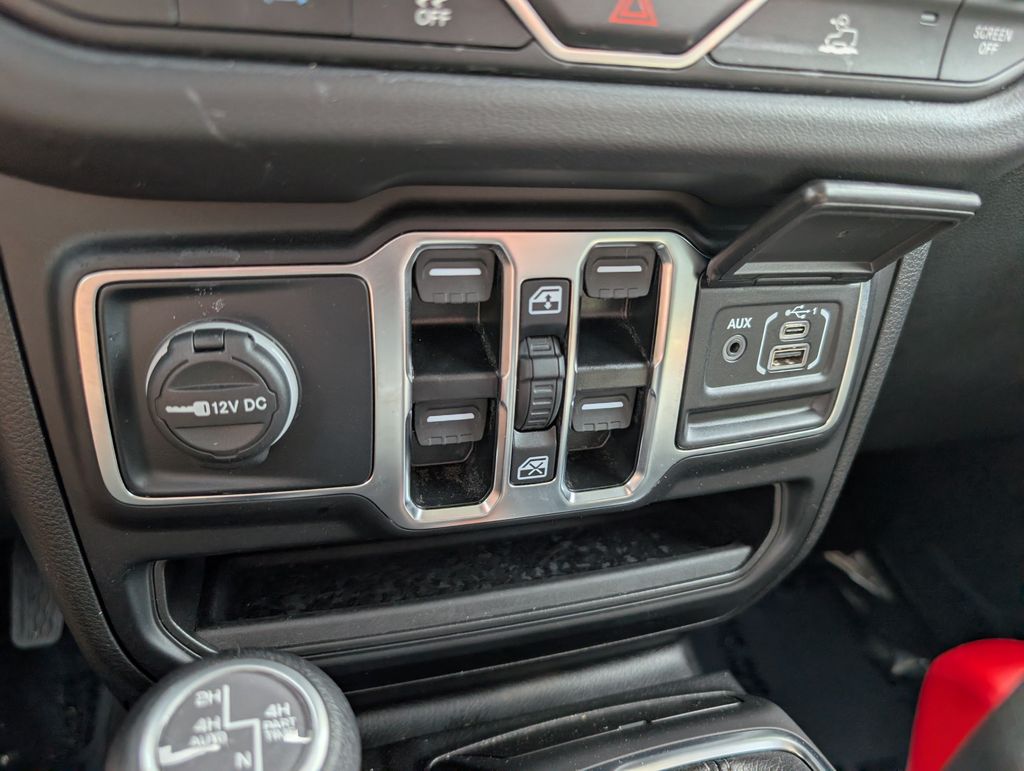 Used 2025 Jeep Wrangler SUV